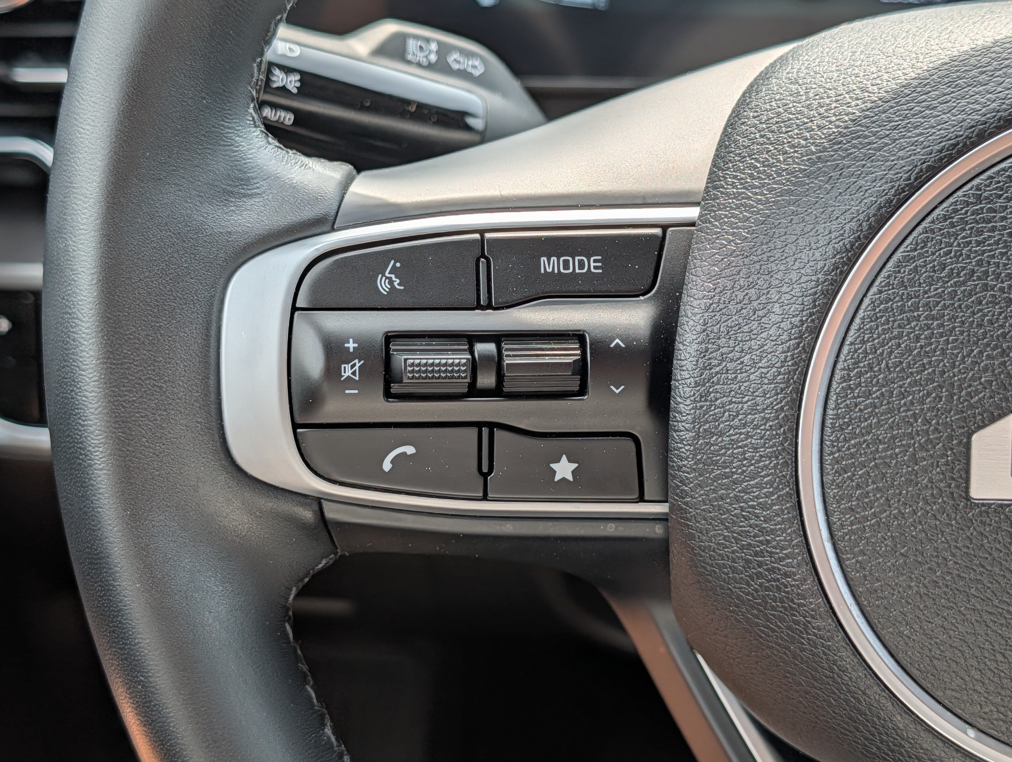 Certified 2024 Kia Sportage EX AWD/4WD image 32