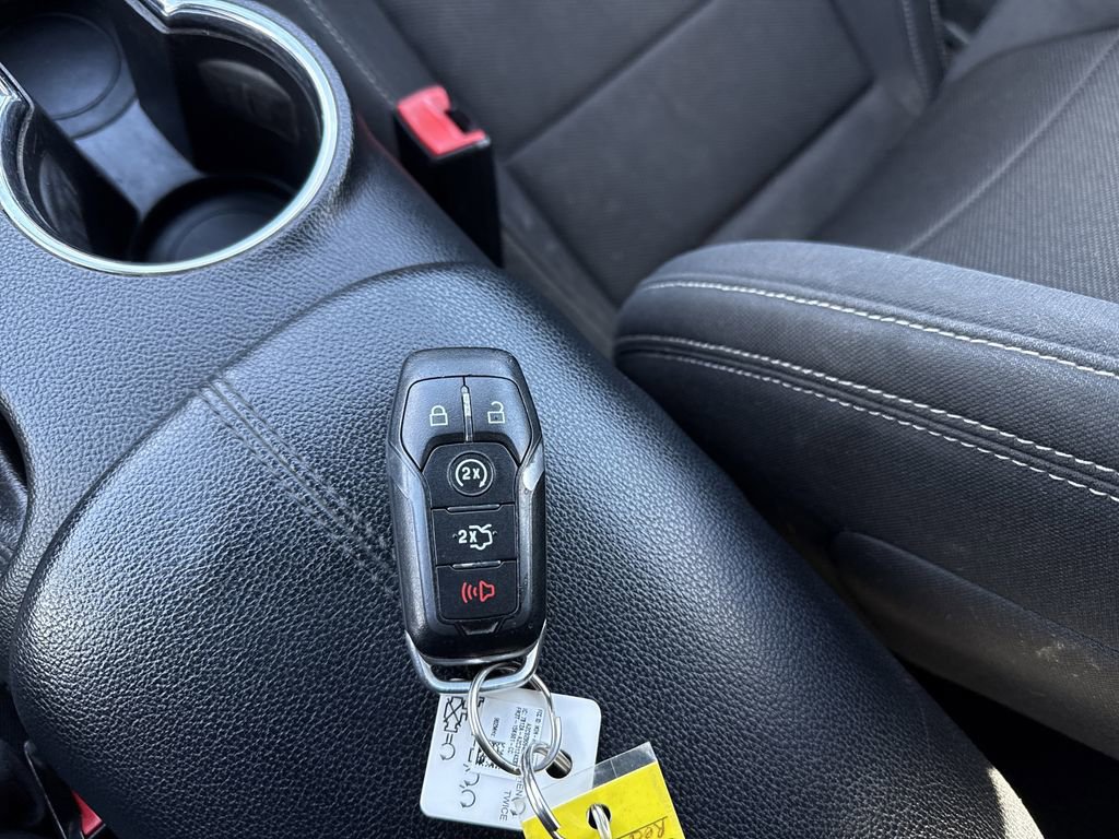 Used 2015 Ford Mustang Convertible image 23