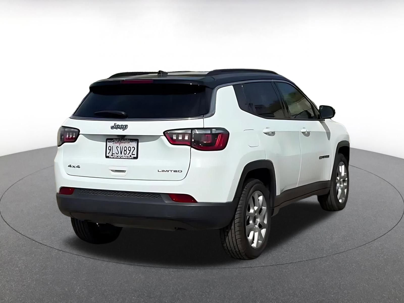 Used 2025 Jeep Compass Limited AWD/4WD image 14