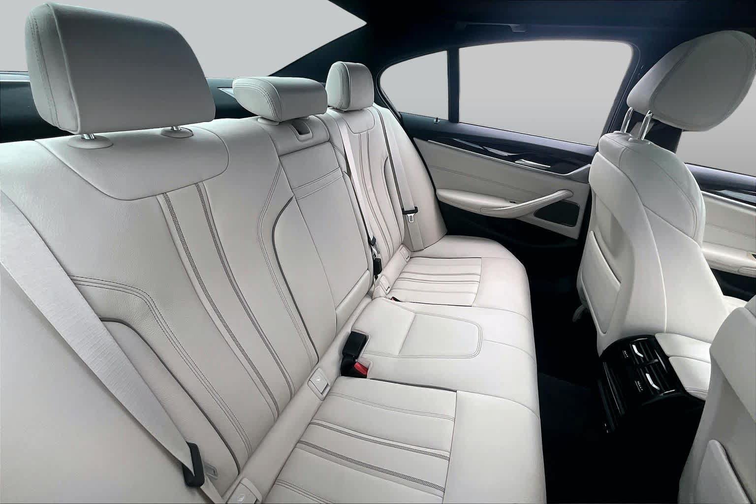Used 2021 BMW 540i w/ Premium Package RWD image 18