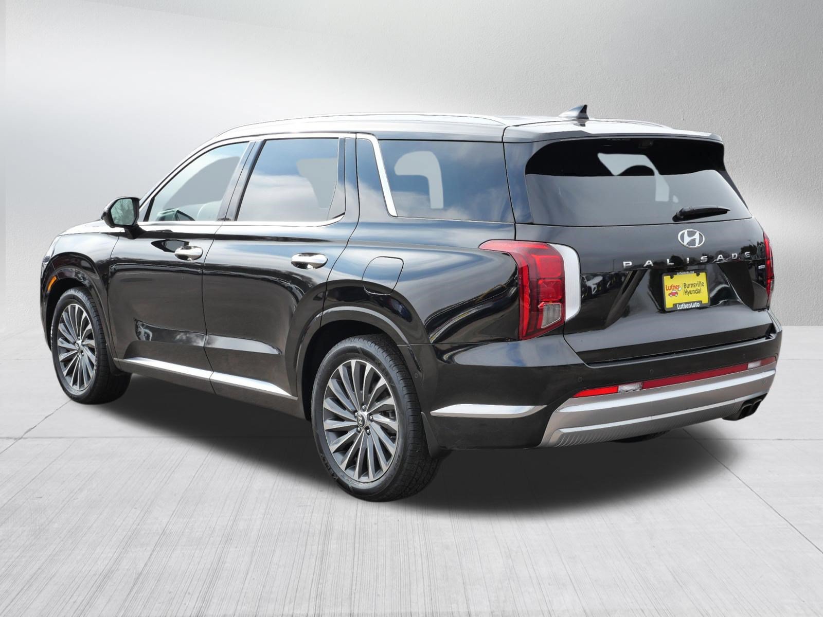 Used 2023 Hyundai Palisade Calligraphy AWD/4WD image 5