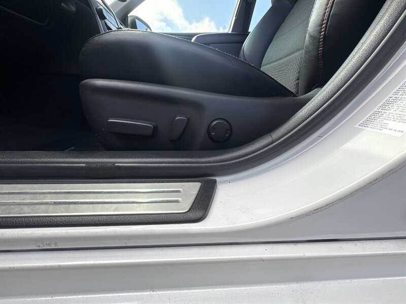 Used 2017 Toyota Camry SE w/ Protection Package (Q2) FWD image 12