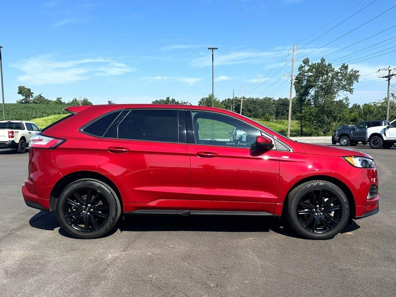 Used 2022 Ford Edge ST-Line w/ Class II Trailer Tow Package image 2