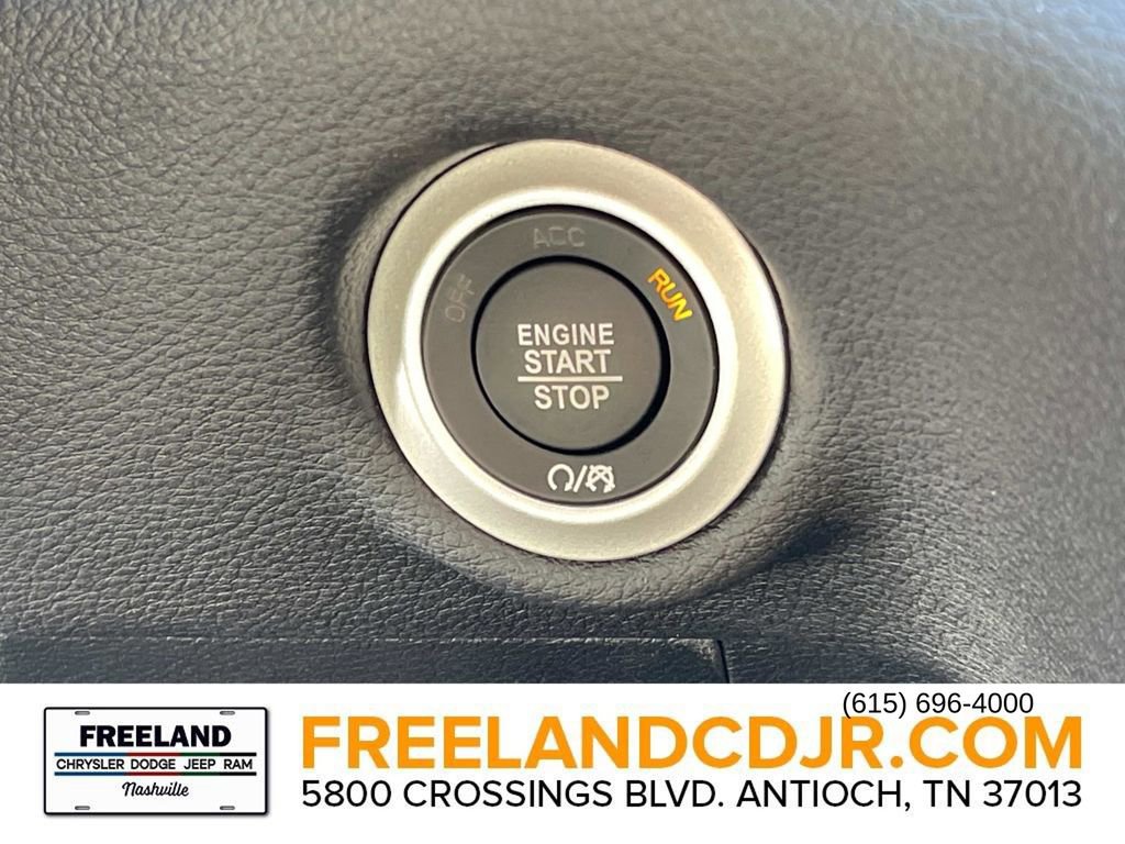 New 2026 Chrysler Pacifica Select image 28