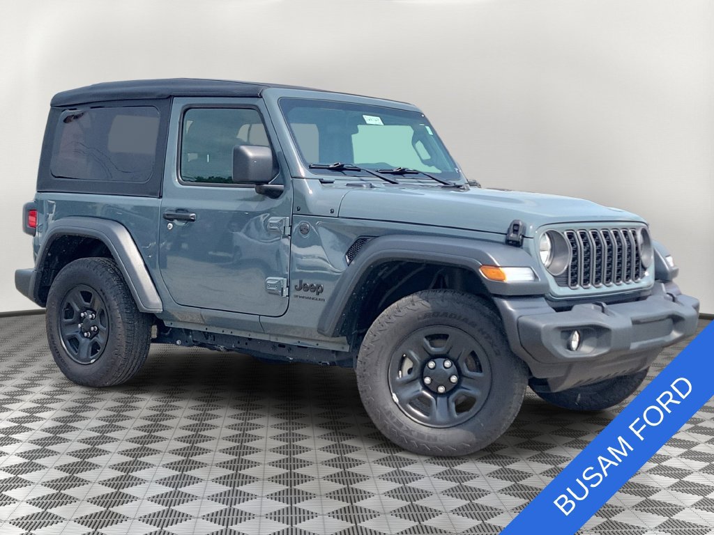 Used 2025 Jeep Wrangler Sport AWD/4WD image 2