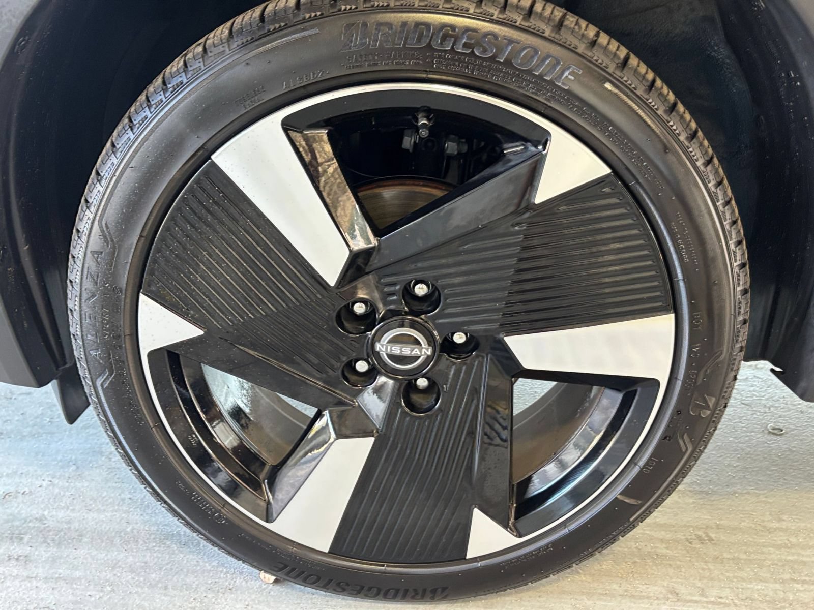 Used 2026 Nissan Kicks SR FWD image 29