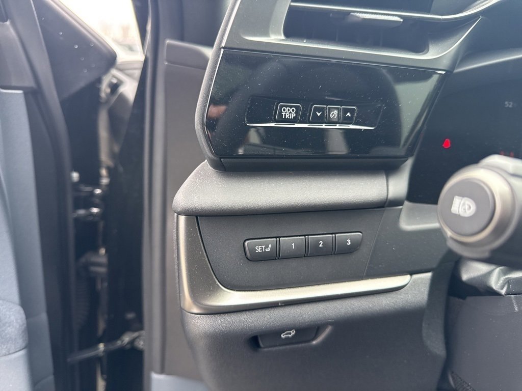 Used 2023 Lexus RZ 450e Premium image 17