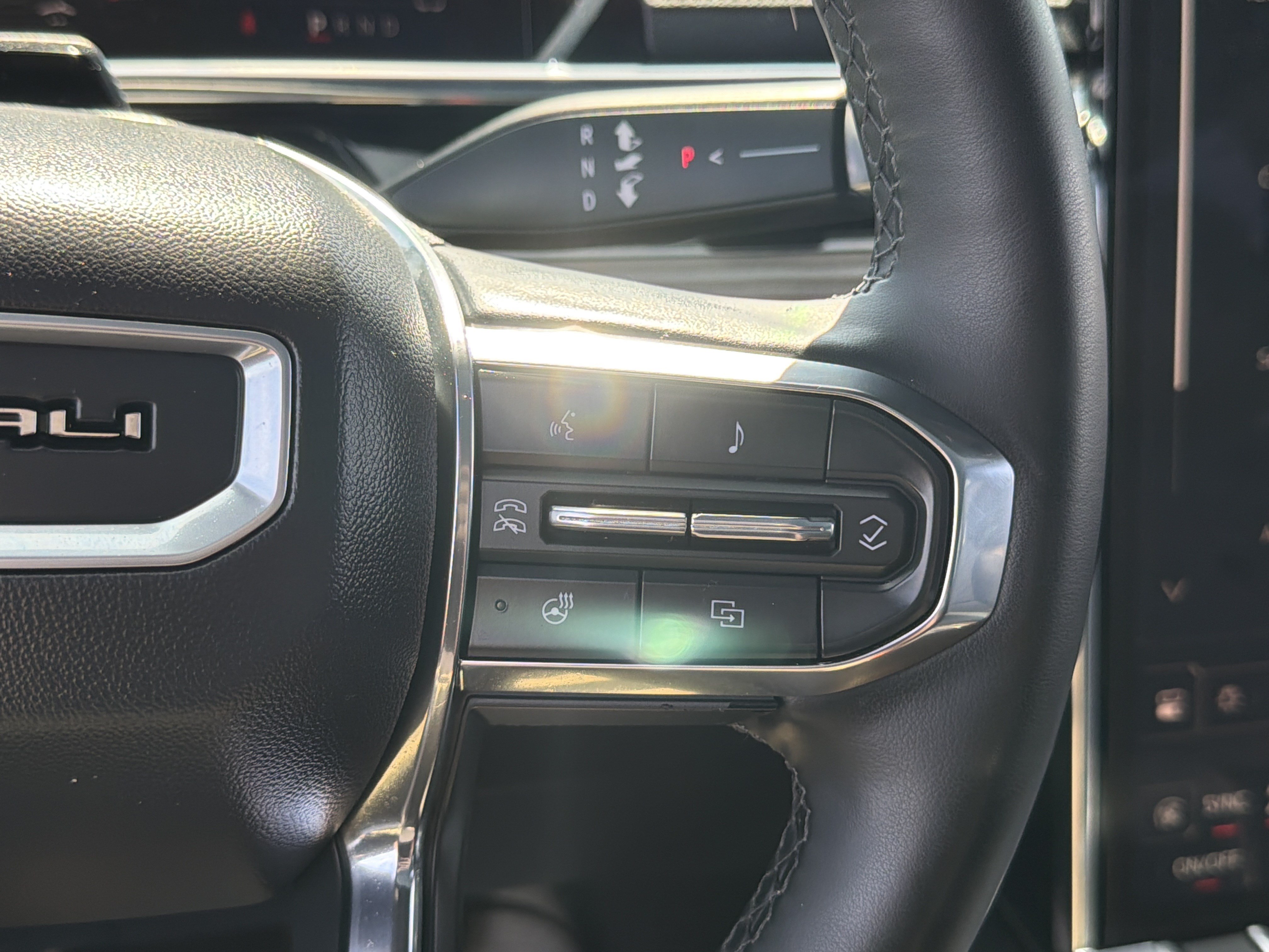 Used 2025 GMC Sierra EV Denali AWD/4WD image 19