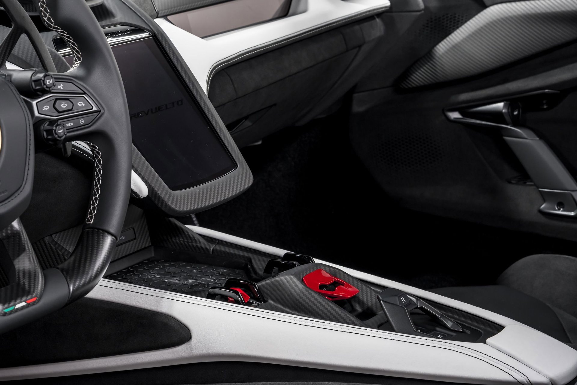 Used 2024 Lamborghini Revuelto image 16