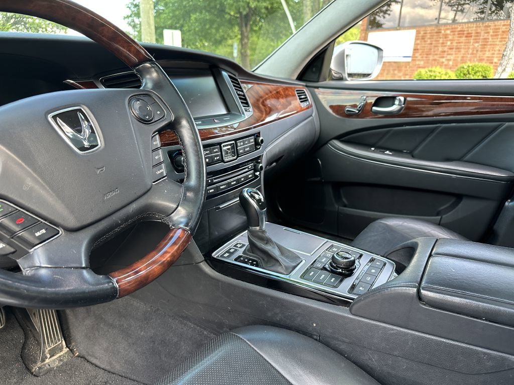 Used 2015 Hyundai Equus Signature RWD image 17