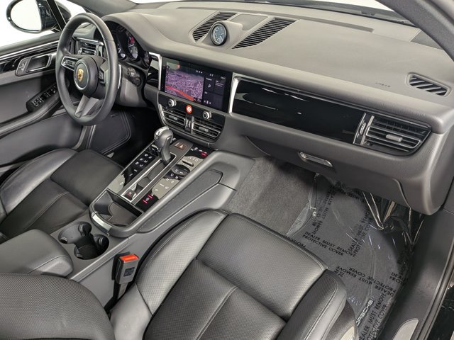 Certified 2025 Porsche Macan S AWD/4WD image 25