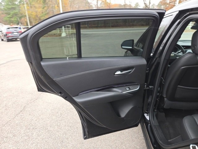 Used 2022 Cadillac XT4 Luxury w/ Cold Weather Package image 27