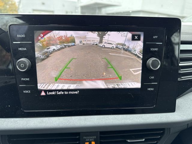 Used 2025 Volkswagen Jetta SE w/ Black Wheel Package image 17