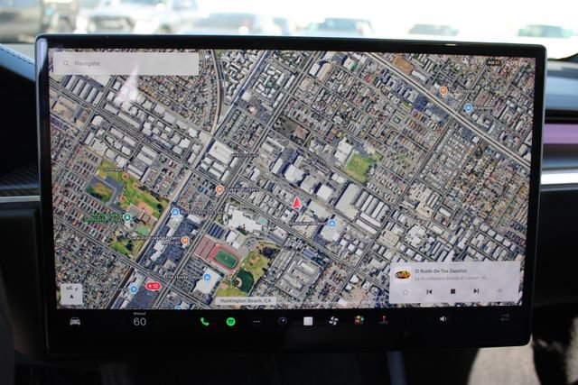 Used 2022 Tesla Model X Plaid image 41