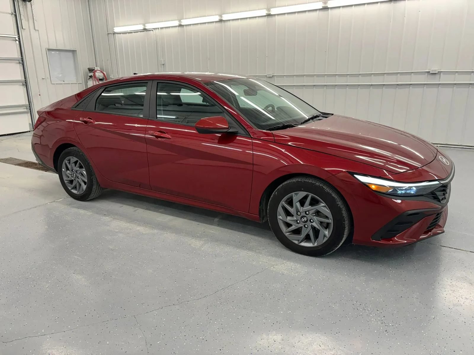 Used 2024 Hyundai Elantra SEL FWD image 9