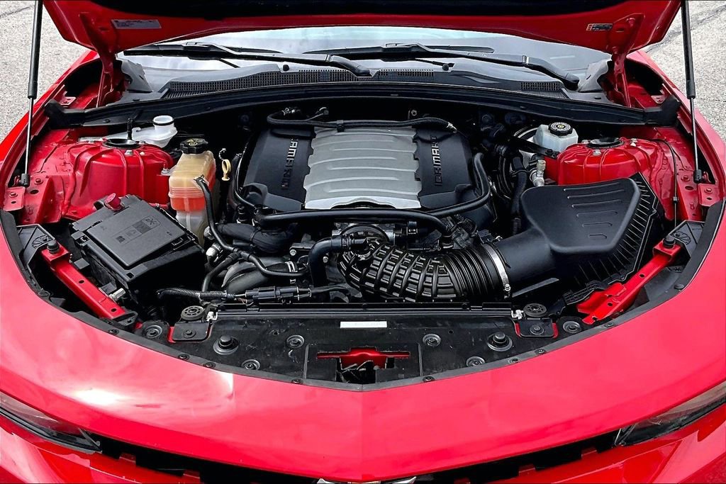 Used 2017 Chevrolet Camaro SS RWD image 9