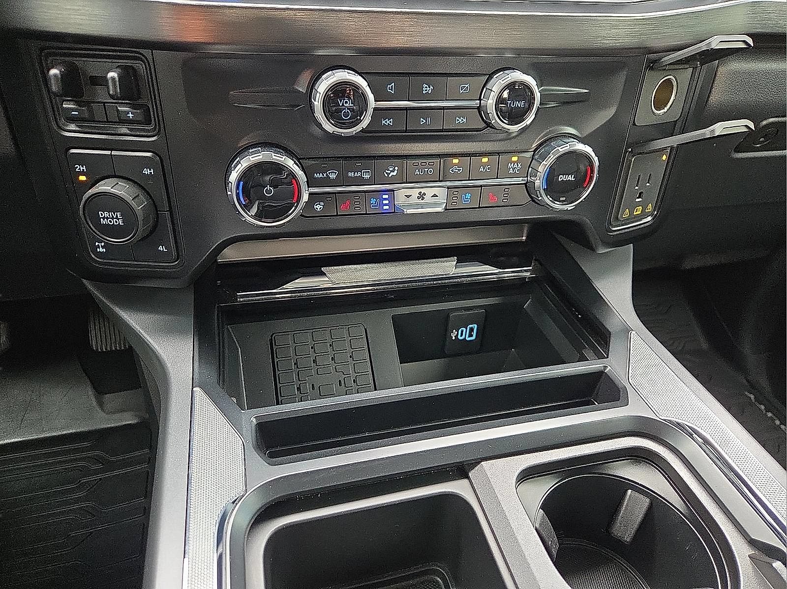 Used 2024 Ford F250 Lariat w/ Lariat Ultimate Package AWD/4WD image 17
