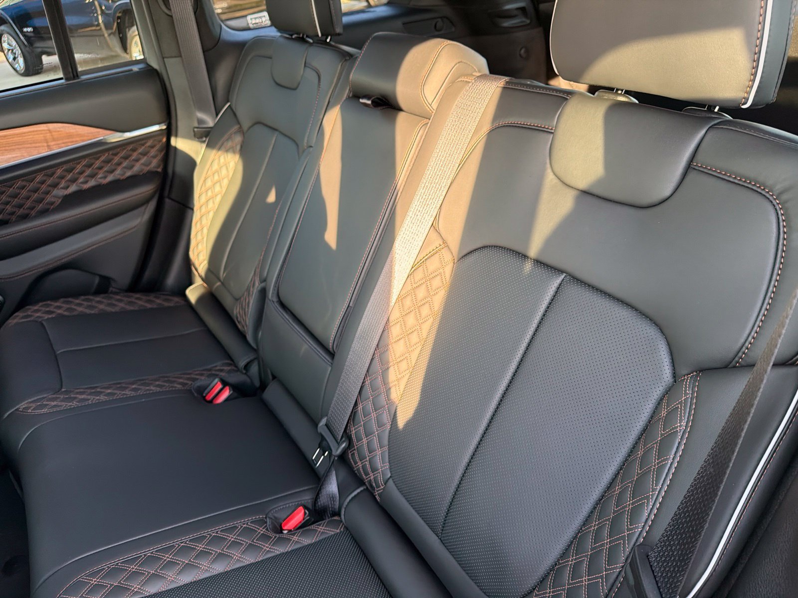 New 2027 Jeep Grand Cherokee Summit AWD/4WD image 19