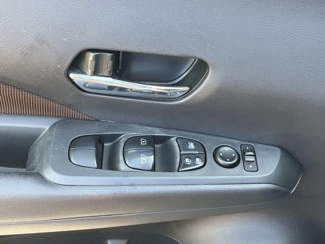 Used 2022 Nissan Kicks SR FWD image 27