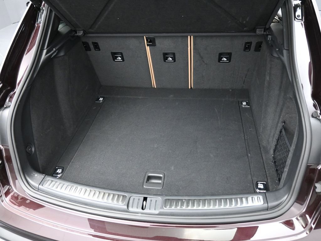 Certified 2025 Porsche Macan image 32