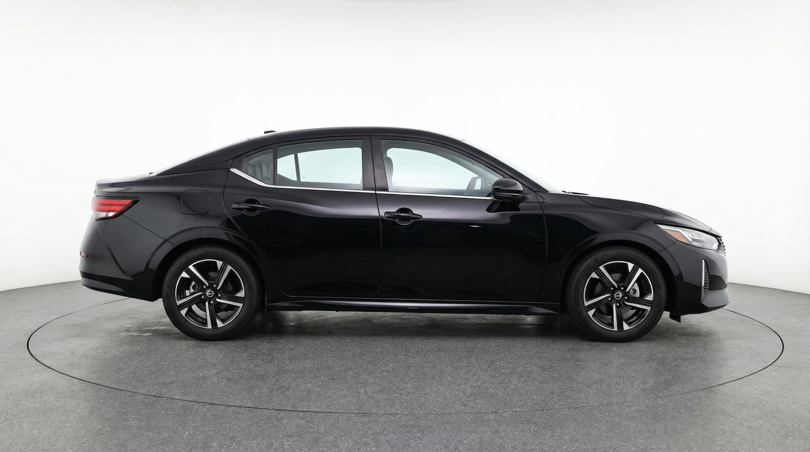 Used 2025 Nissan Sentra SV FWD image 11