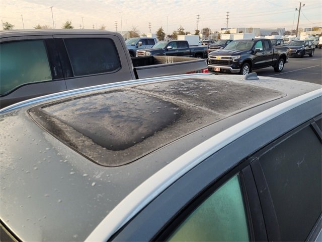 Used 2017 Volvo V90 T6 Cross Country image 5