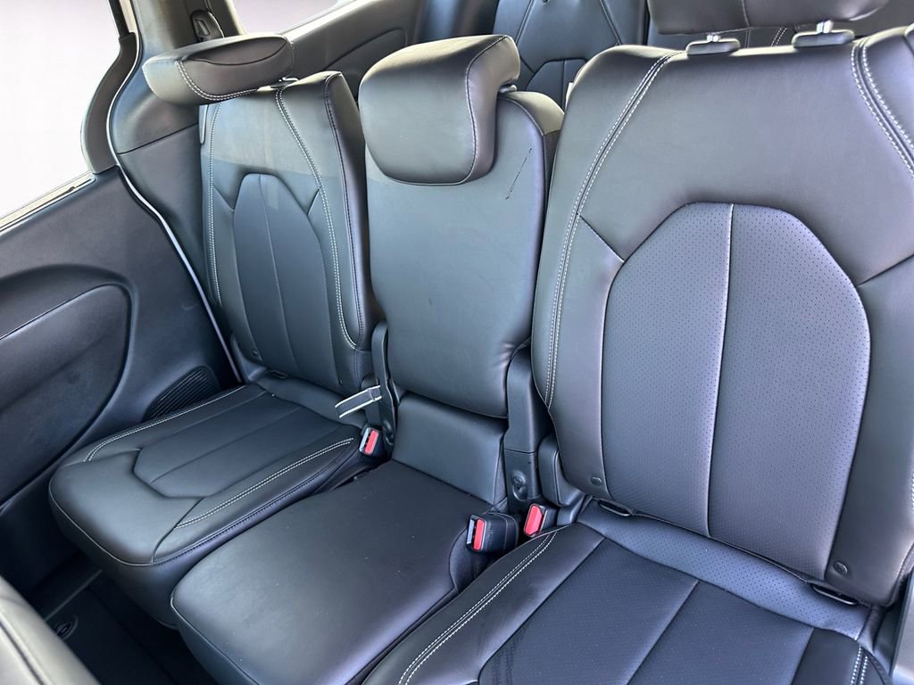New 2026 Chrysler Pacifica Select image 13
