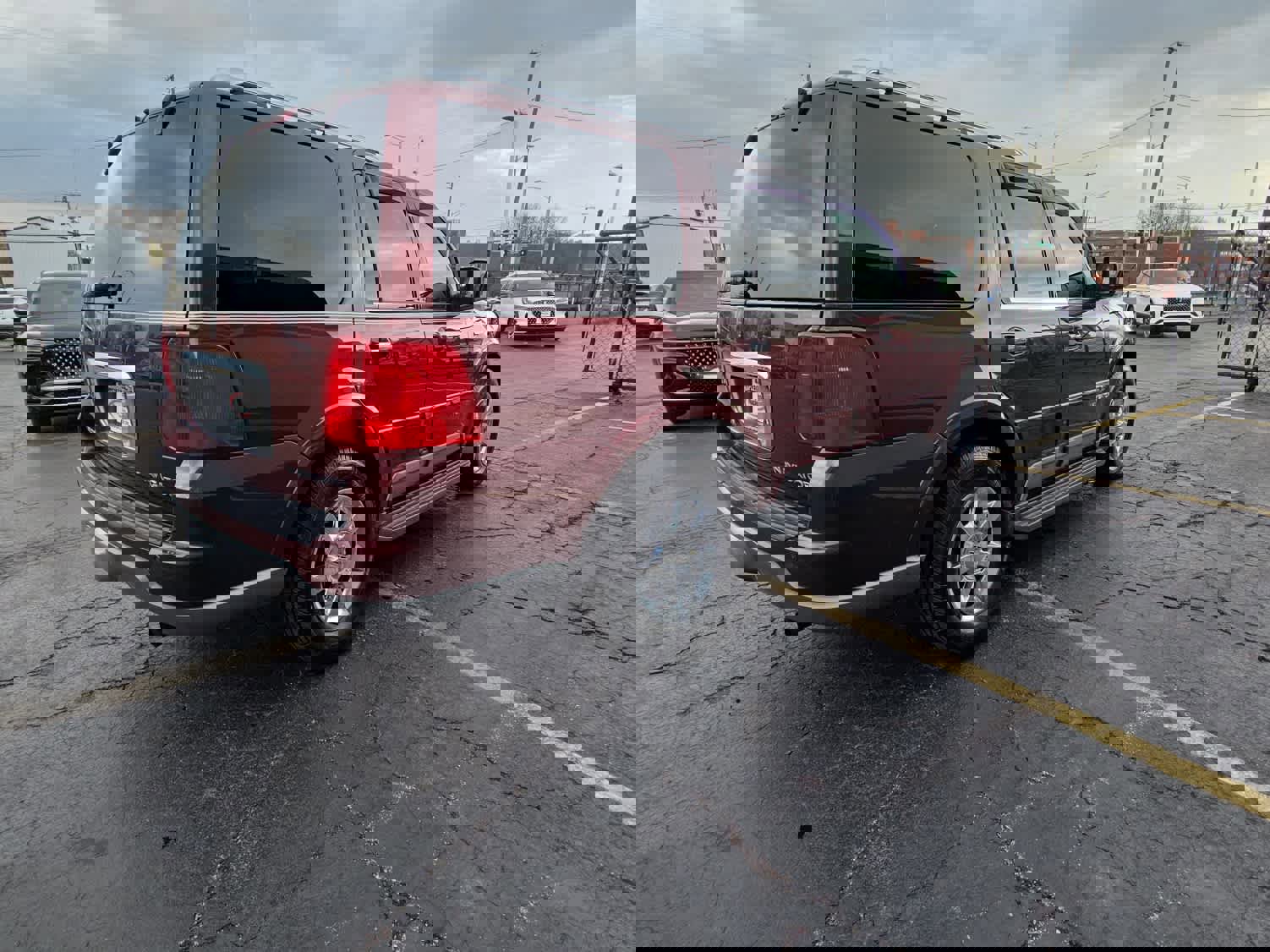 Used 2003 Lincoln Navigator Luxury image 5