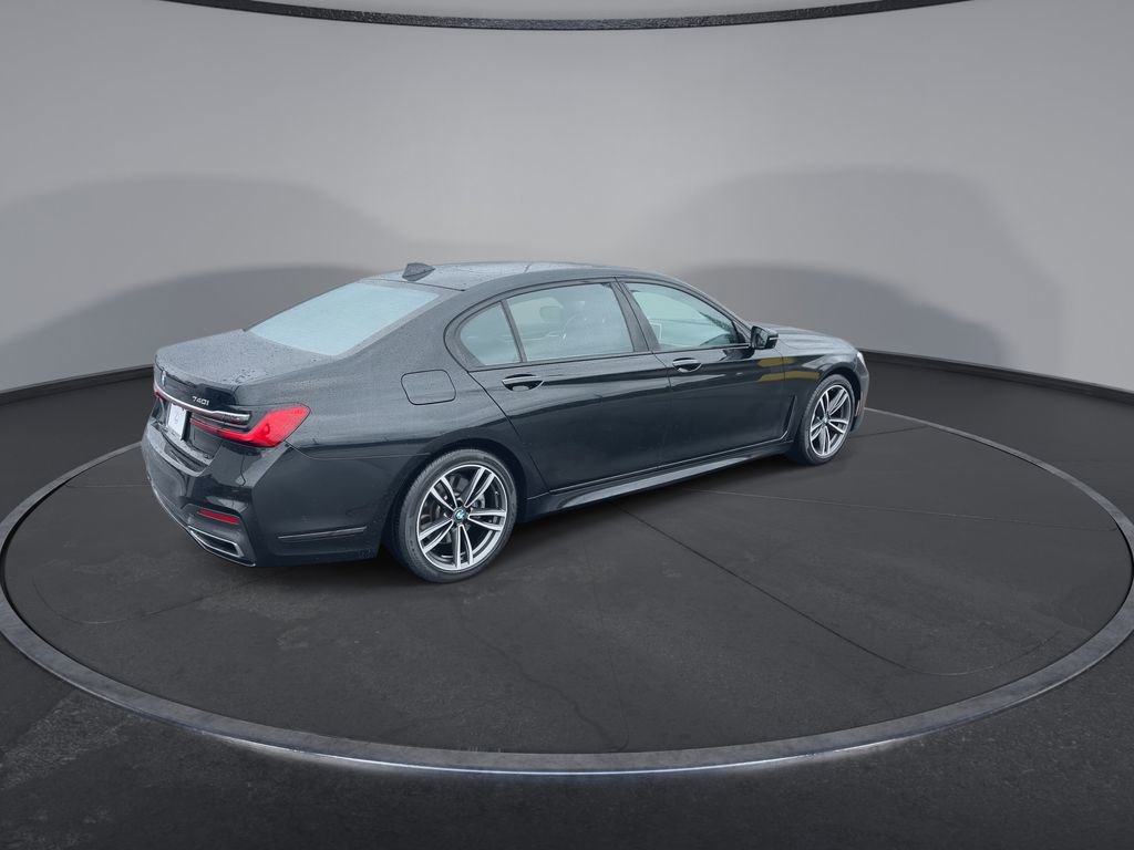 Used 2022 BMW 740i xDrive w/ M Sport Package AWD/4WD image 8
