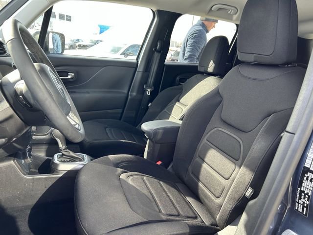 Used 2022 Jeep Renegade Latitude AWD/4WD image 22
