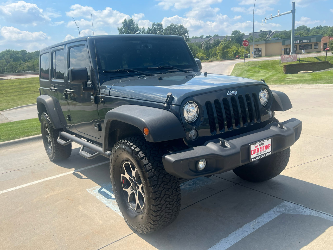 Used 2017 Jeep Wrangler Unlimited Rubicon w/ Connectivity Group image 4
