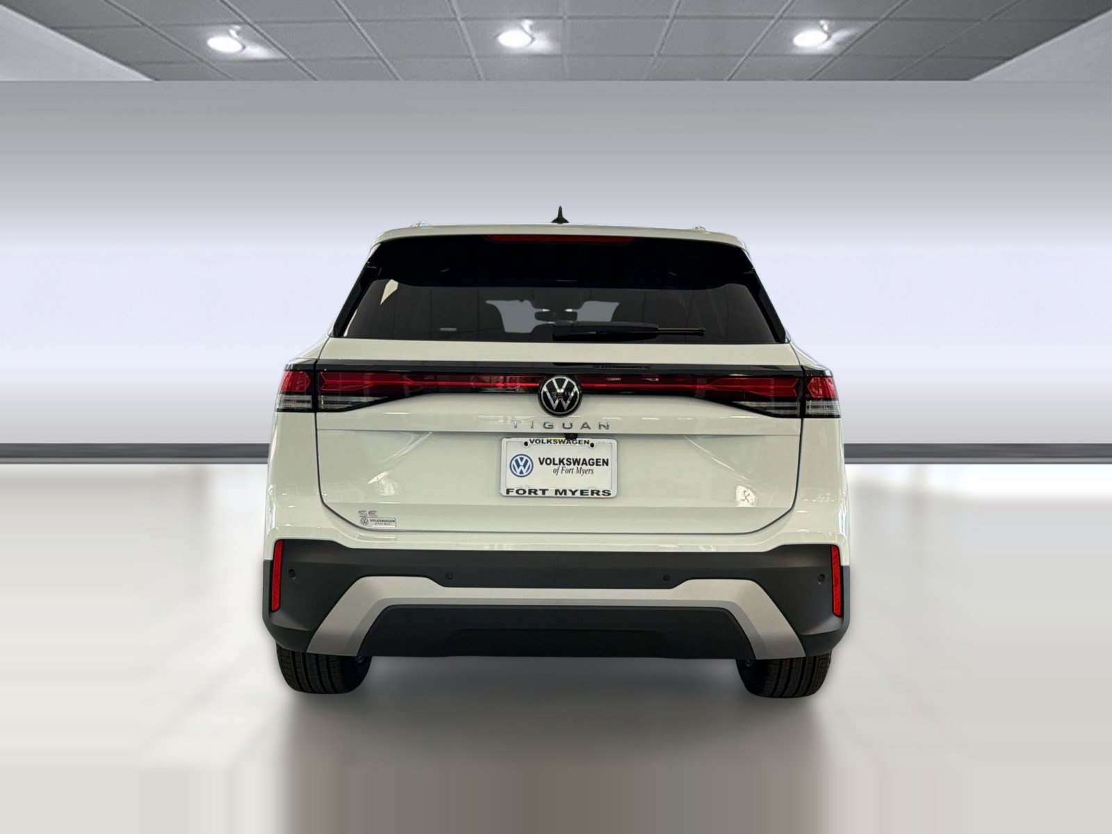 New 2026 Volkswagen Tiguan SE FWD image 10