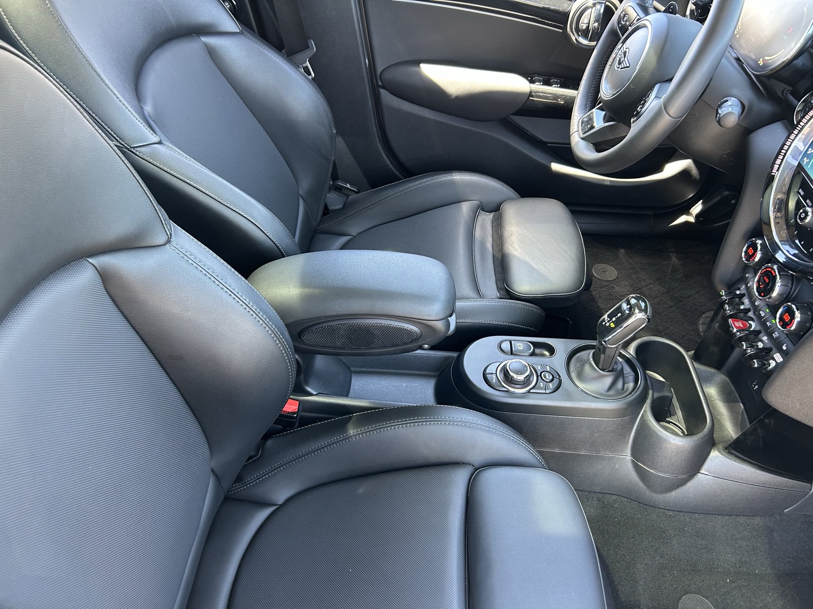 Used 2022 MINI Cooper S w/ Driver Assistance Package FWD image 11
