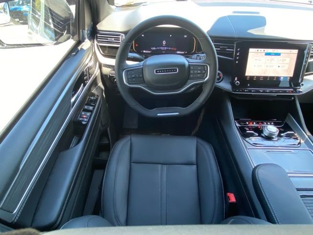 New 2023 Jeep Wagoneer Series III w/ Preferred Equipment Group image 36