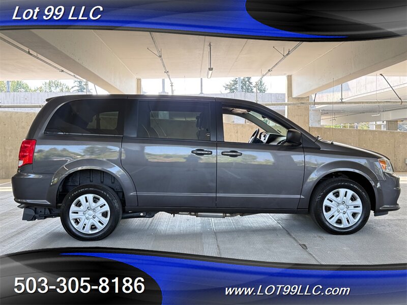 Used 2018 Dodge Grand Caravan SE w/ Power Convenience Group I FWD image 11