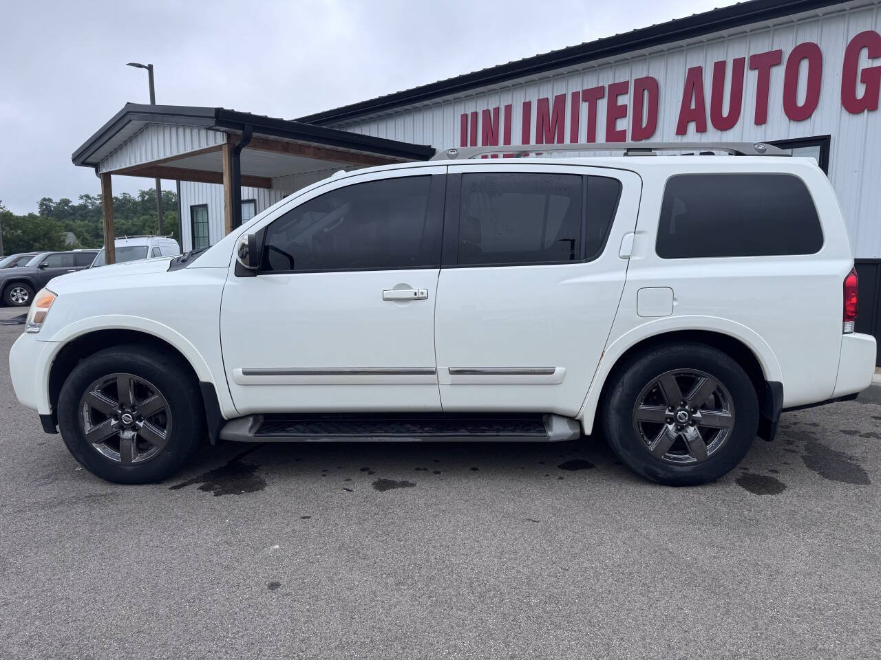 Used 2014 Nissan Armada Platinum w/ Platinum Reserve Package AWD/4WD image 9