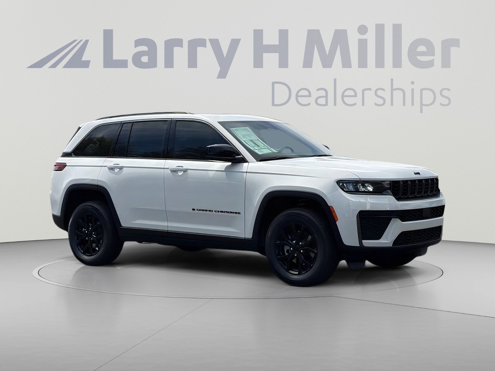 New 2026 Jeep Grand Cherokee Altitude RWD image 8
