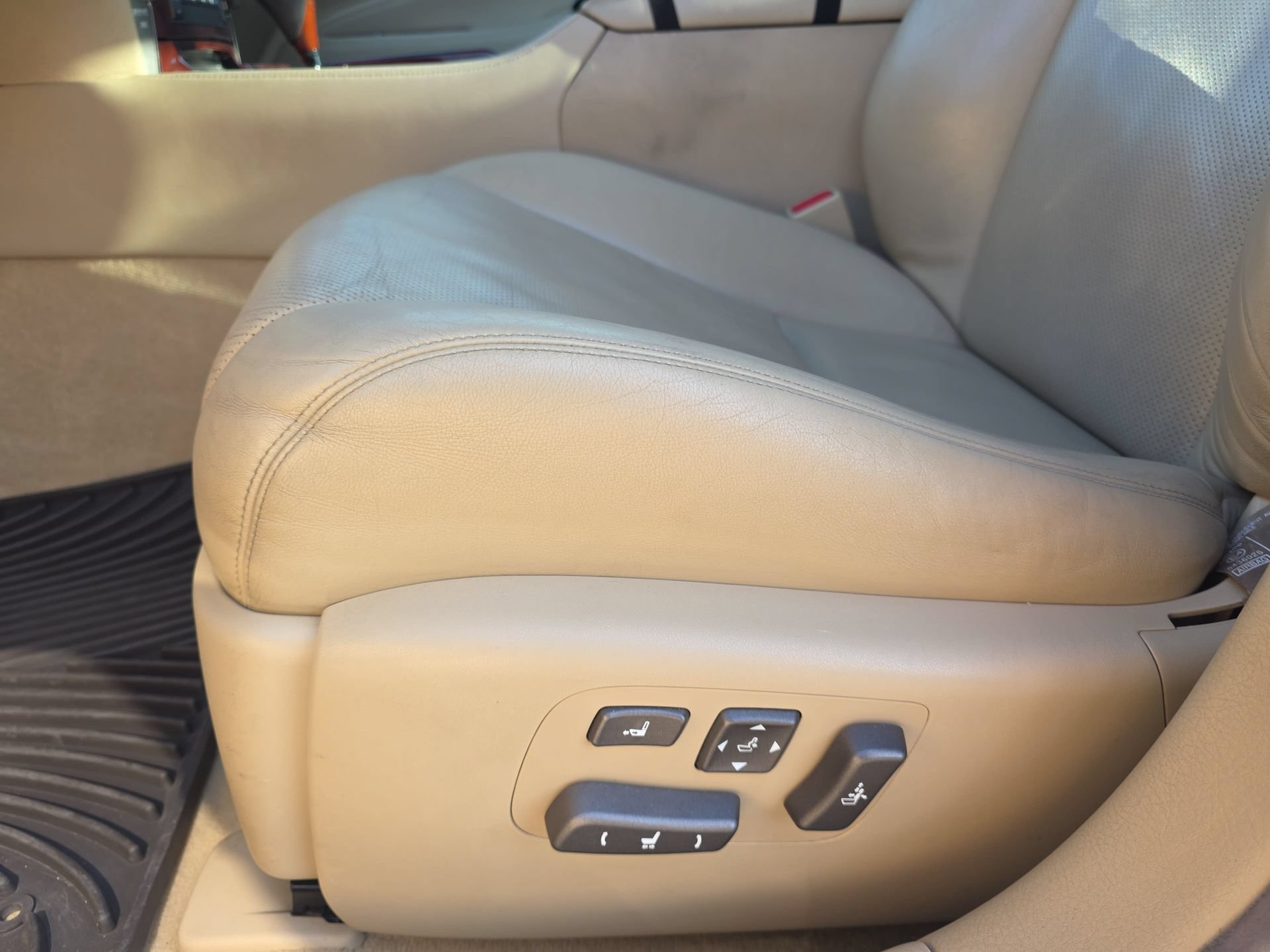 Used 2007 Lexus LS 460 L w/ Luxury Pkg RWD image 28