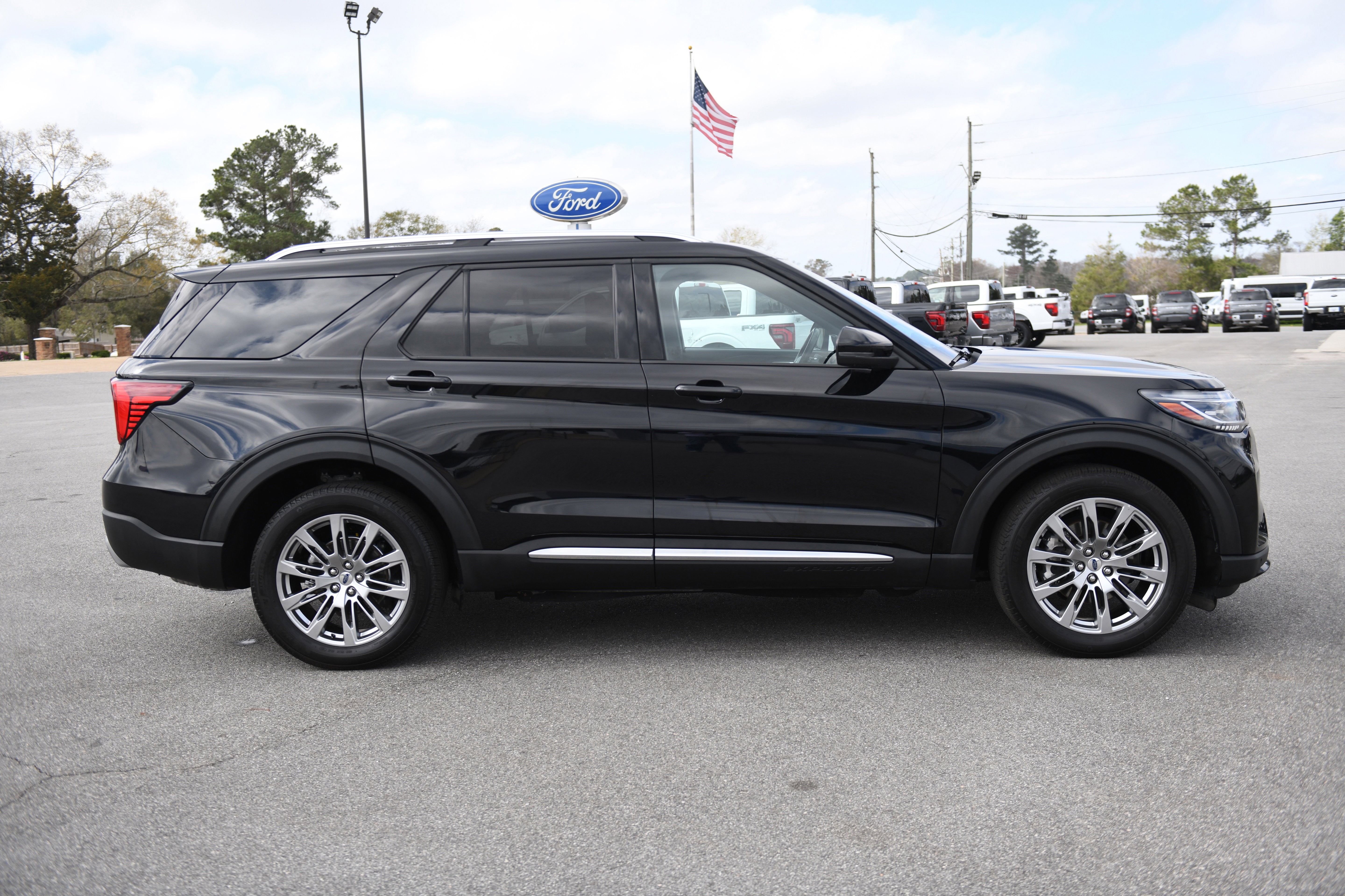 Used 2025 Ford Explorer Platinum
