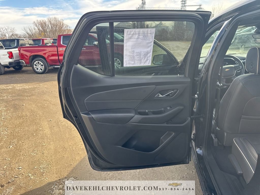 Used 2023 Chevrolet Traverse Premier image 58