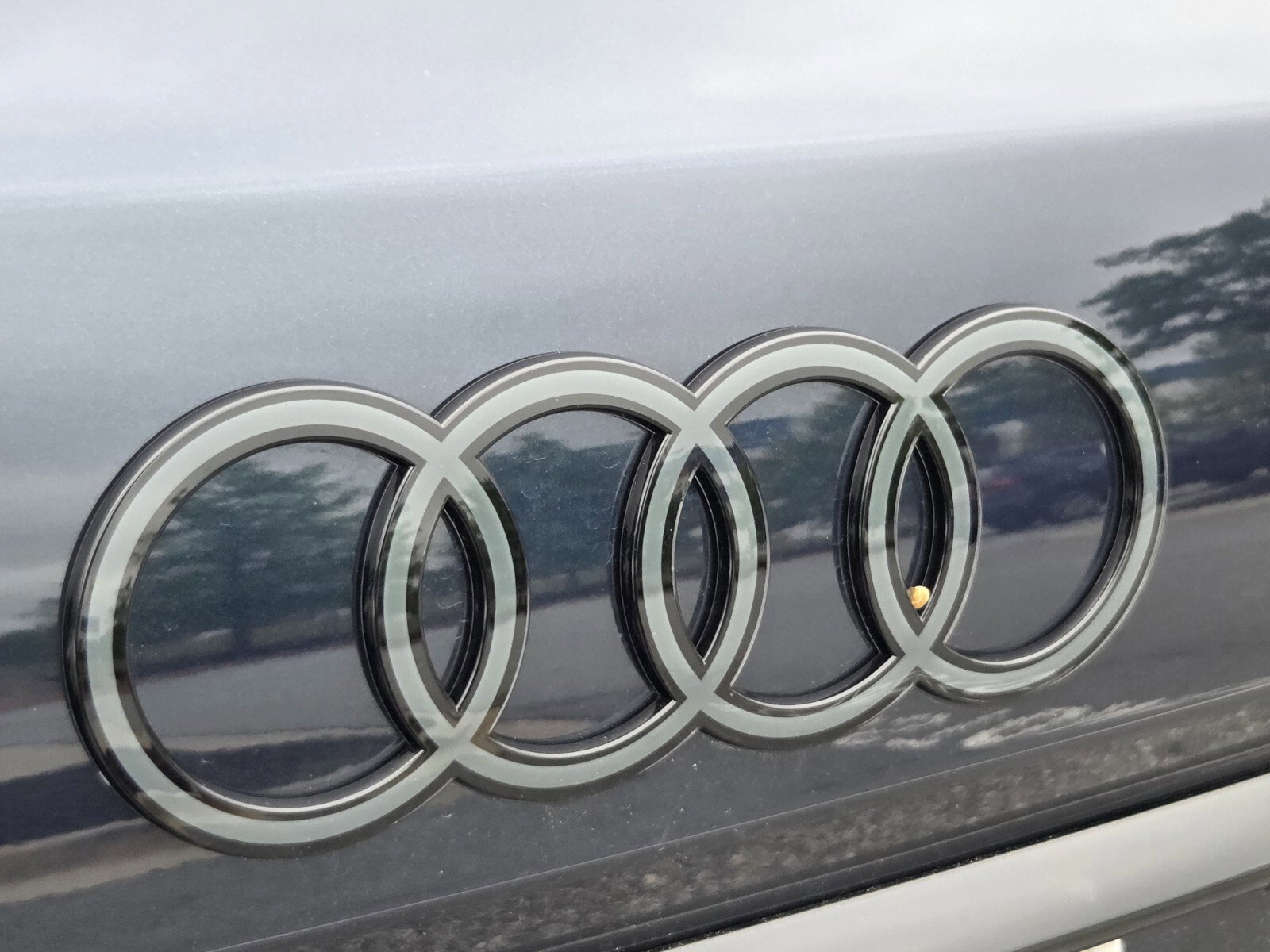 Used 2025 Audi SQ7 Prestige AWD/4WD image 36