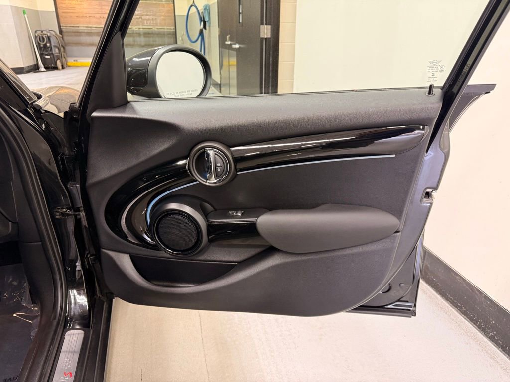 Used 2023 MINI Cooper S image 27