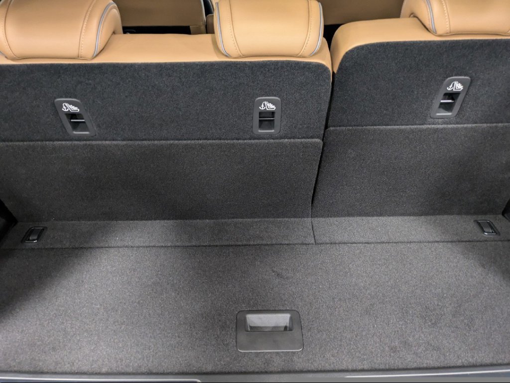 Used 2025 INFINITI QX80 Sensory AWD/4WD image 35