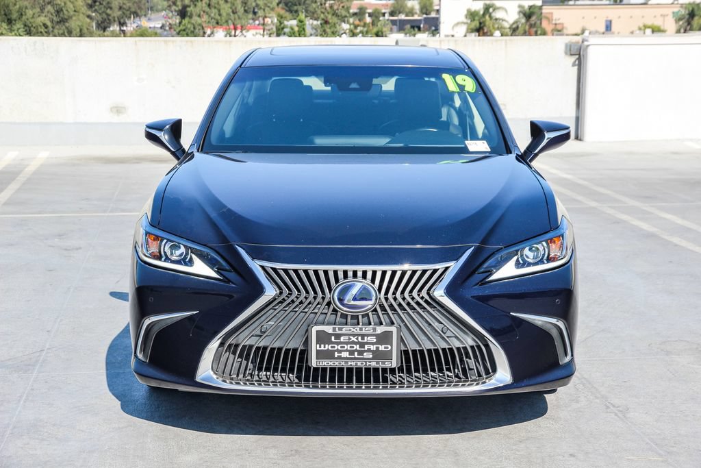 Used 2019 Lexus ES 300h w/ Premium Package FWD image 2
