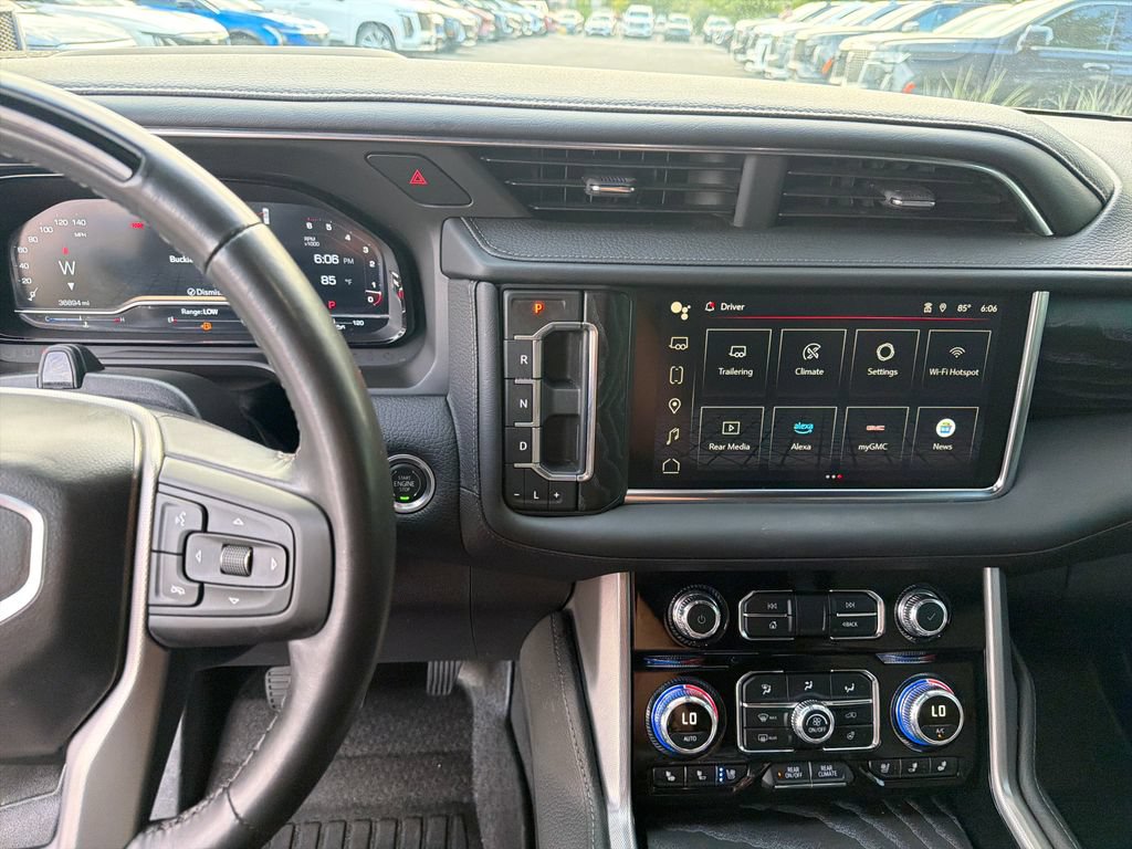 Used 2024 GMC Yukon XL Denali w/ Advanced Technology Package AWD/4WD image 27