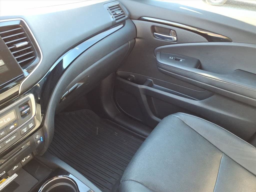Used 2021 Honda Pilot Elite image 32