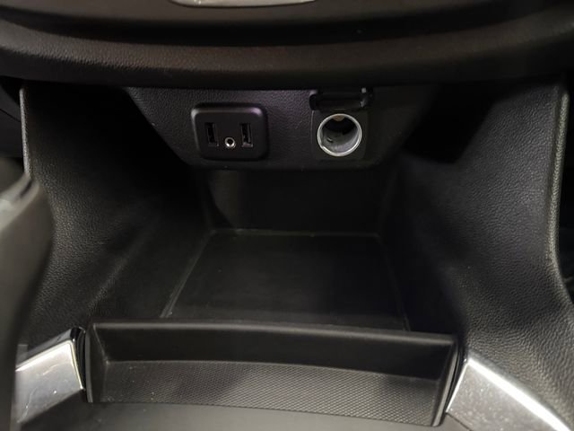 Used 2020 Chevrolet Traverse LT image 18