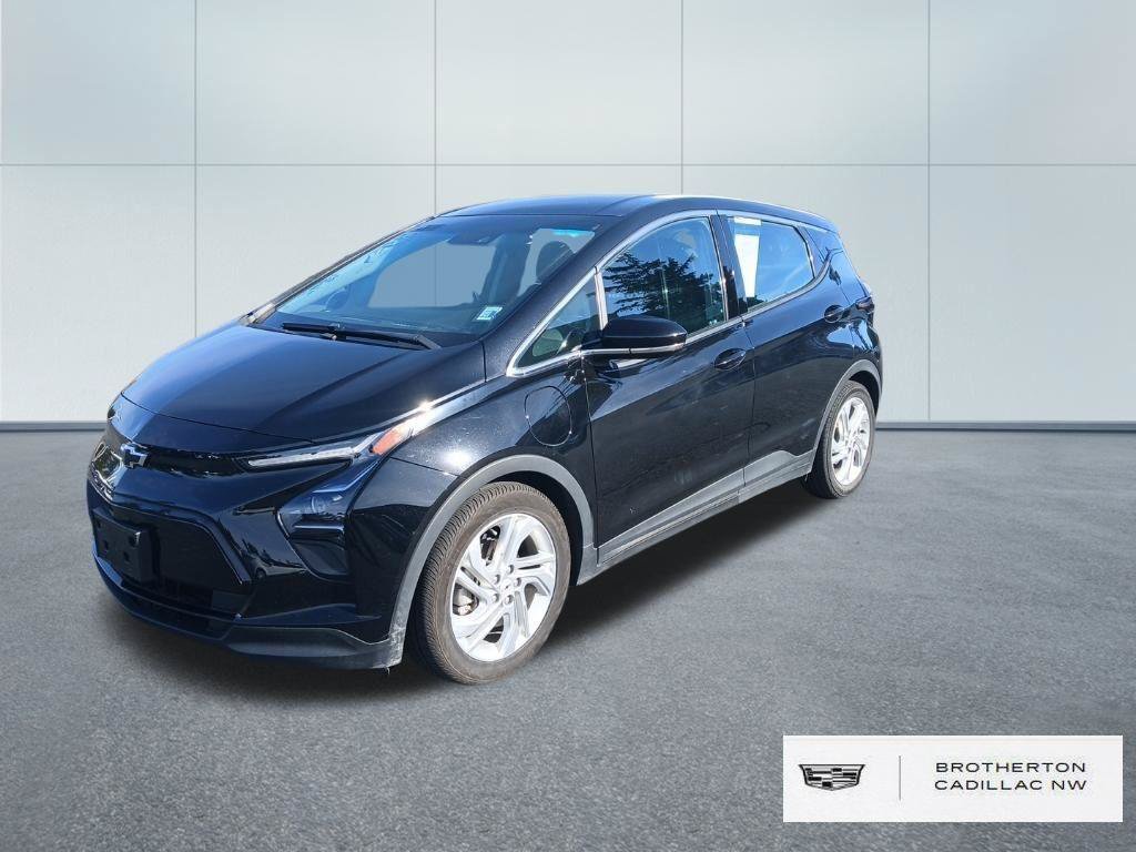 Used 2022 Chevrolet Bolt LT w/ Driver Confidence Package FWD image 1