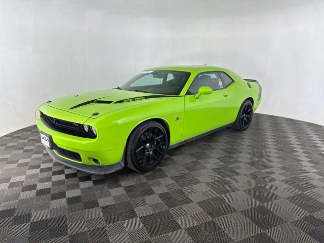 Used 2015 Dodge Challenger R/T Scat Pack w/ Scat Pack Appearance Package RWD image 5