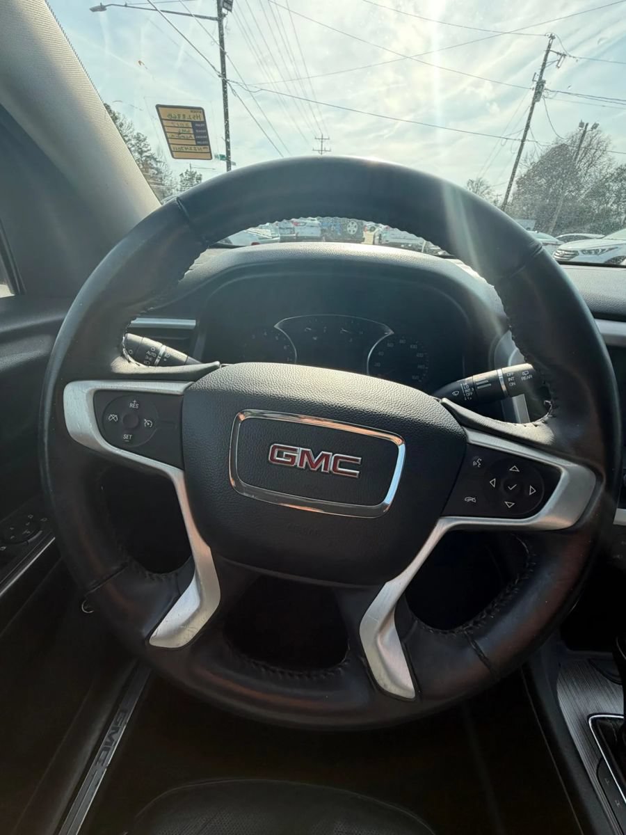 Used 2017 GMC Acadia SLT FWD image 11